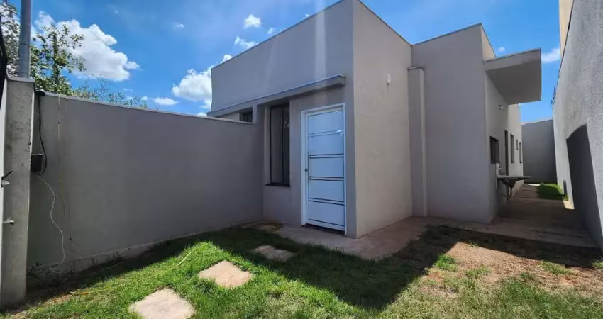 Casa com 2 Quartos no Cel. Antonino
