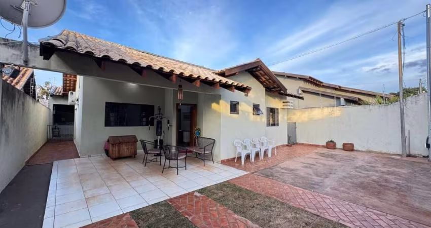 Casa com 02 suíte e 01 qt no Panamá.