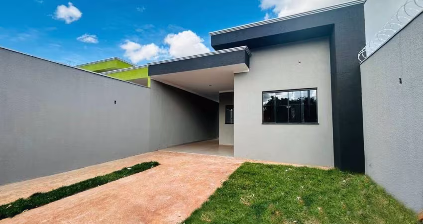 Casa à venda com 3 quartos sendo uma suíte.