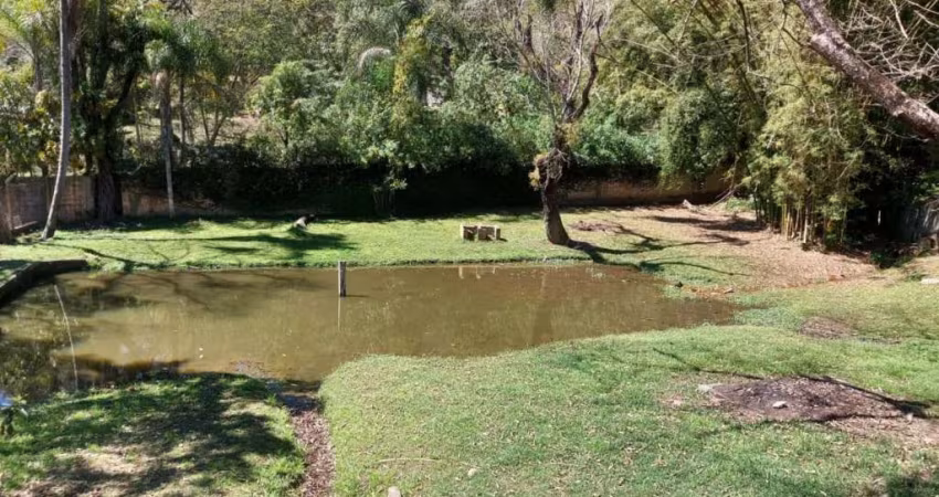 Chácara com 3 dormitórios à venda, 5506 m² por R$ 1.500.000,00 - Parque Petrópolis - Mairiporã/SP