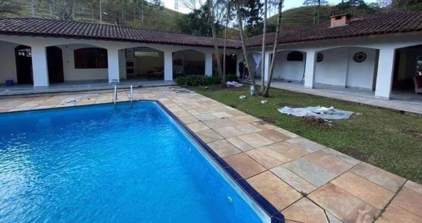 Sítio com 2 dormitórios à venda, 266000 m² por R$ 1.250.000,00 - Pirucaia - Mairiporã/SP