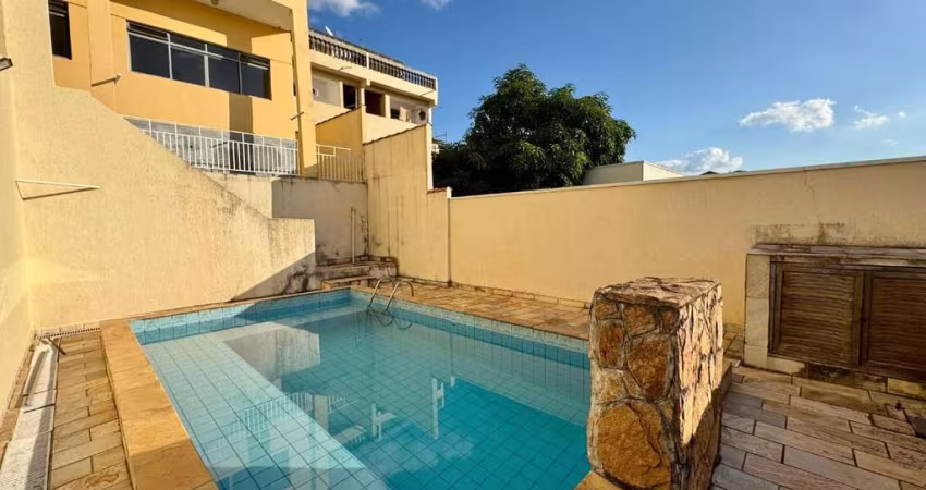 Casa com 3 dormitórios à venda, 307 m² por R$ 900.000 - Lavapés - Mairiporã/SP