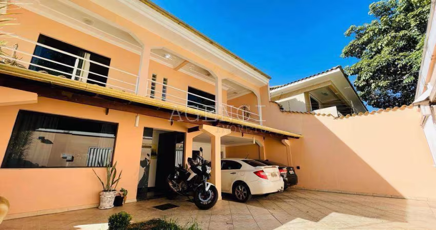 Casa à venda, 7 quartos, 3 suítes, 4 vagas, Cabral