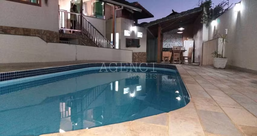 Casa de 4 quartos com suíte no bairro Camargos