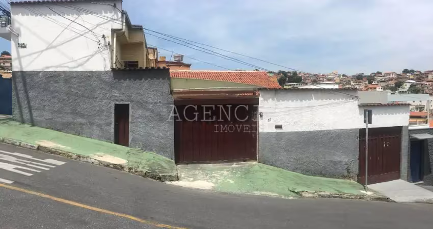 Casa com 3 quartos à venda na Rua Emílio de Menezes, Santa Maria, Belo Horizonte