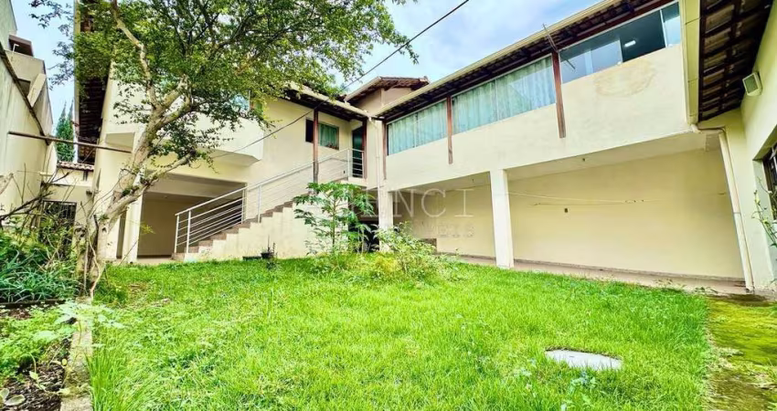 Casa em lote 360 mts² Bairro Cabral
