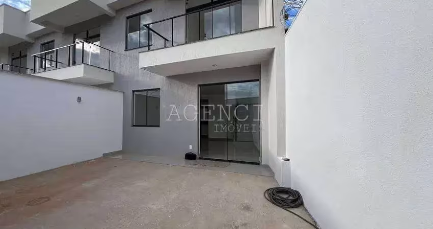 Casa geminada de 3 quartos suíte bairro vale das orquideas