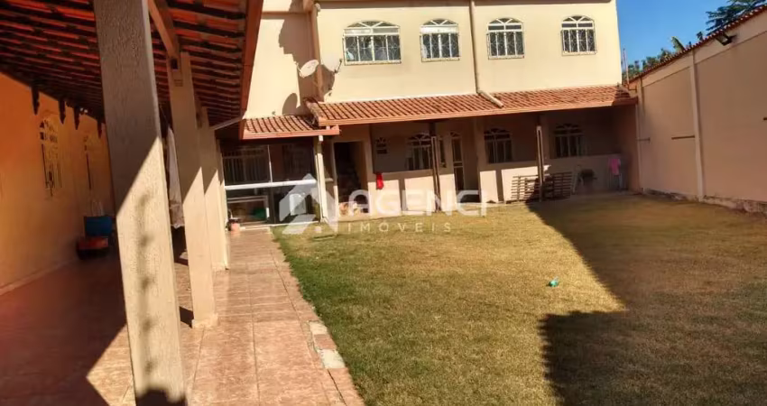 Casa com 4 quartos à venda na Rua Itaguassú, São Caetano, Betim