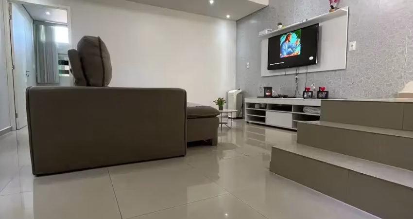Sobrado com tudo no porcelanato, espaço gourmet com churrasqueira