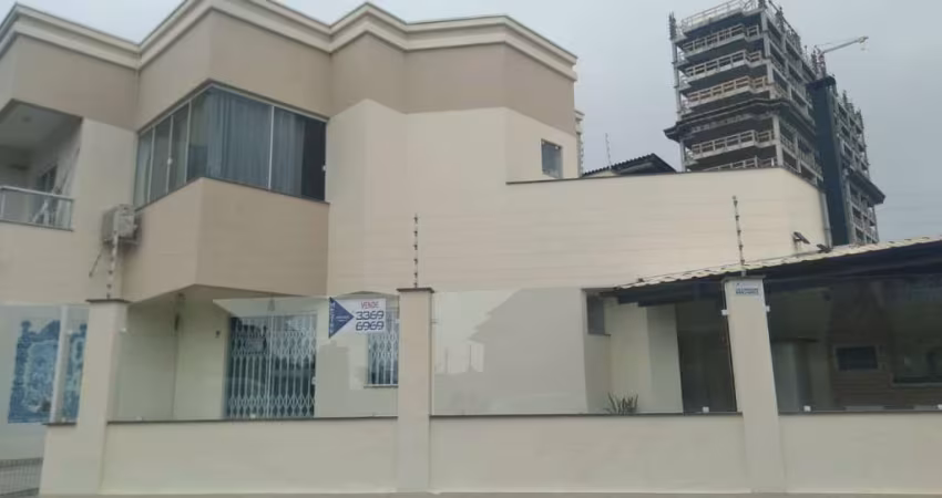 Casa com 2 quartos à venda na Avenida Senador Atílio Fontana, 778, Balneário Perequê, Porto Belo