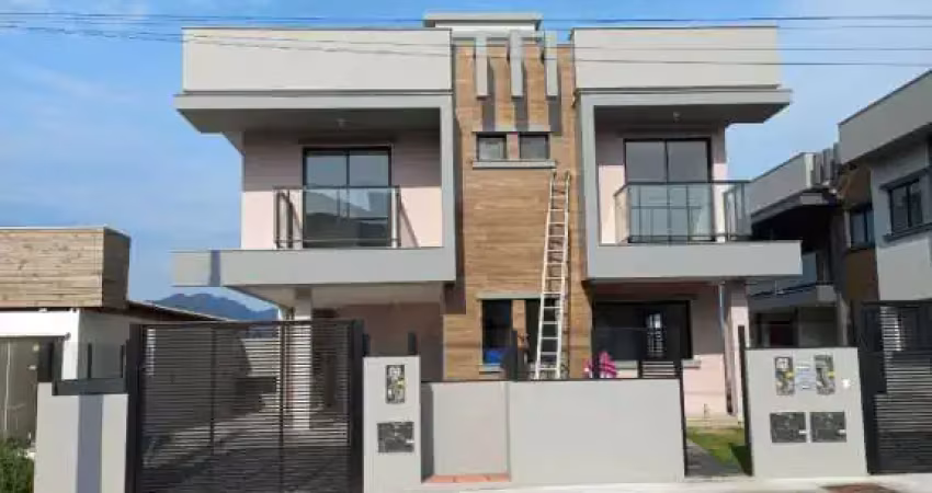 Casa com 3 quartos à venda na Rua Olavo Juvenal Ramos, 7, Campeche, Florianópolis