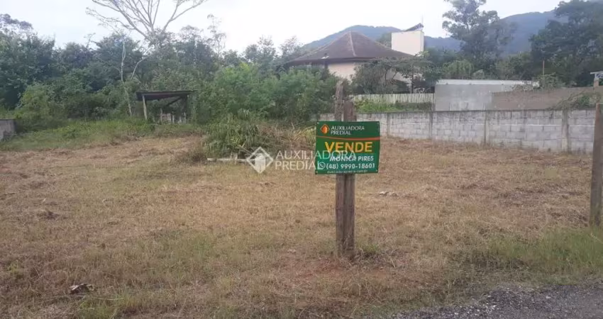 Terreno à venda na Servidão Alcioneu Lucas de Barcelos, Ribeirão da Ilha, Florianópolis