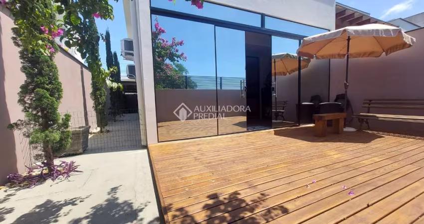 Casa com 3 quartos à venda na Rua Canela Amarela, 210, Ribeirão da Ilha, Florianópolis