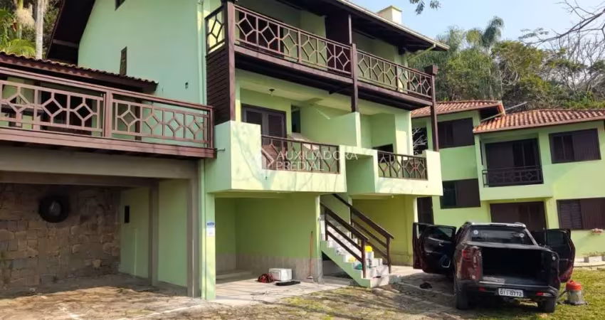 Prédio à venda na Rua Inério Joaquim da Silva, 1500, Pântano do Sul, Florianópolis