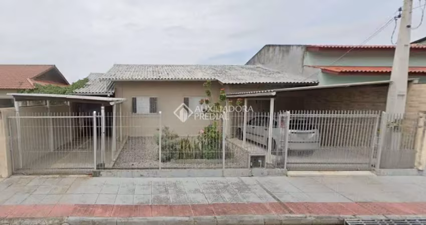 Casa com 4 quartos à venda na Rua José Cherem, 382, Carianos, Florianópolis