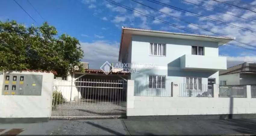 Casa com 7 quartos à venda na Rua José Xavier da Rosa, 705, Carianos, Florianópolis