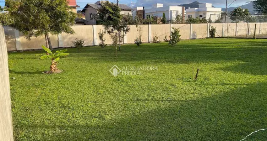 Terreno em condomínio fechado à venda na Rua Camarinhas, 111, Campeche, Florianópolis
