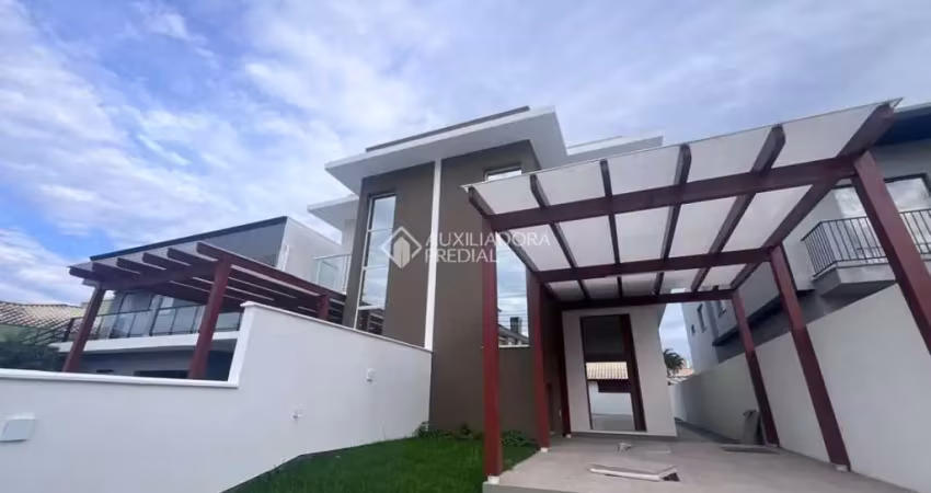Casa com 3 quartos à venda na Rua Maria Geraldina Ramos, 784, Carianos, Florianópolis