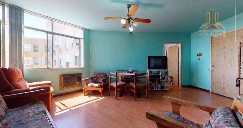 Vendo no Bairro Cristal em Porto Alegre, apartamento de dois dormitórios com elevdor, andar alto