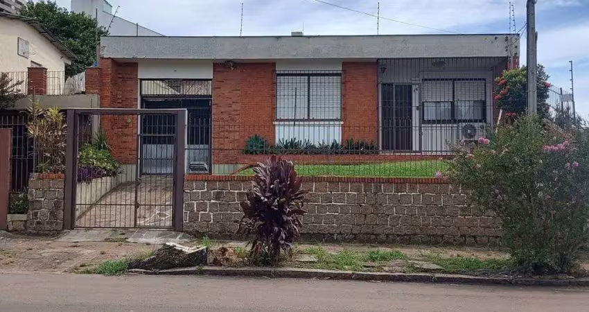 Casa em condomínio fechado com 4 quartos à venda na Rua Aneron Corrêa de Oliveira, 160, Jardim do Salso, Porto Alegre