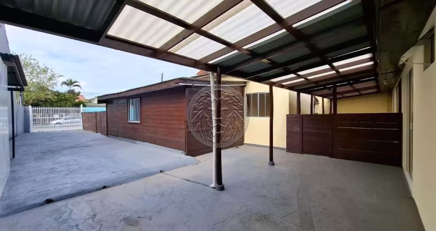 Casa com 2 quartos para alugar no Carianos, Florianópolis 