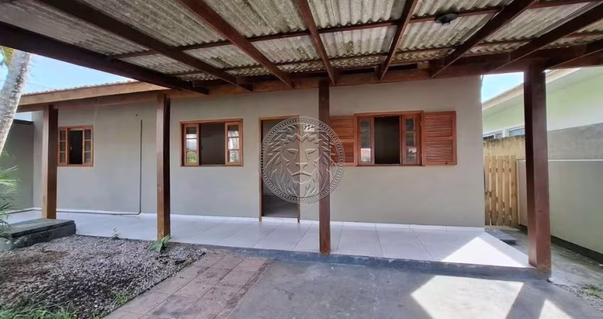 Casa com 3 quartos para alugar no Carianos, Florianópolis 