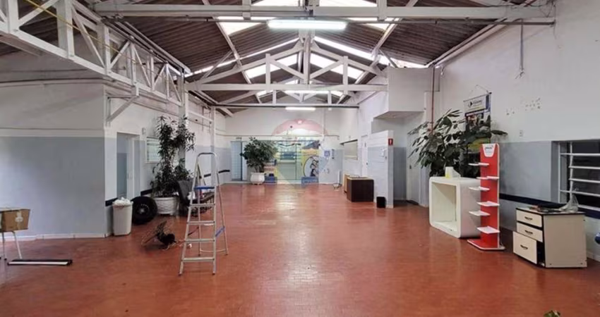 Galpão comercial/industrial com características multiuso e de centro logístico, com 1.250m² no Centro de Santo André.