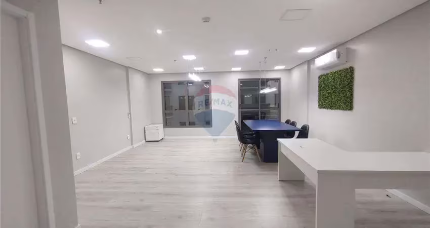 Sala comercial de 38,27 m² para locação, totalmente acabada e SEMI MOBILIADA com ótima localização no moderno Conjunto Cidade Viva Office.