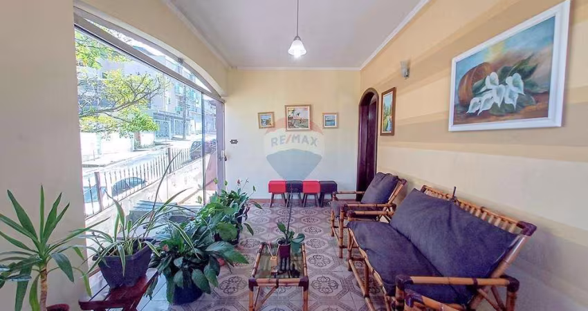 Encantador Sobrado na Vila Camilópolis à Venda, com 217 m², suíte, 4 quartos,