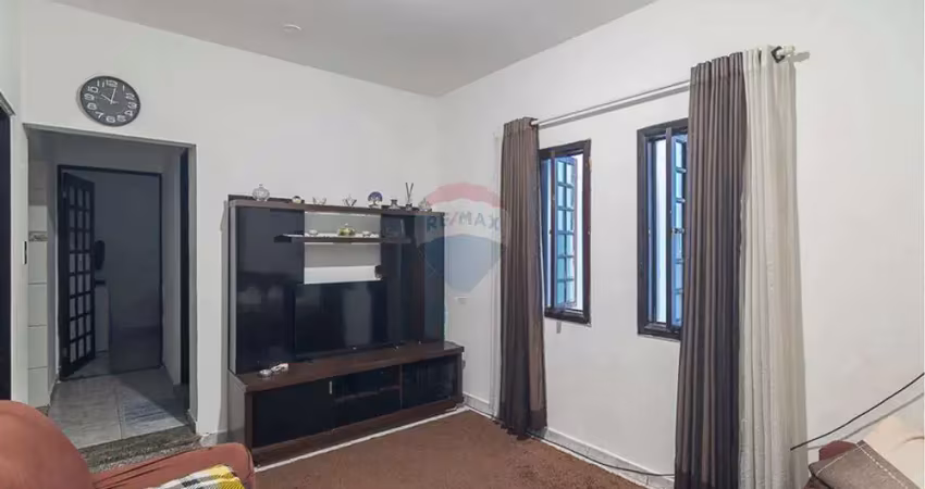 'Ótimo Investimento' Duas casas independentes com 253m2 na rua Calábria, Santo André - Ideal para renda ou conforto de famílias