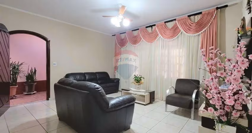 Casa térrea 127m²  - 3 quartos, suíte, quintal, 3 vagas, churrasqueira