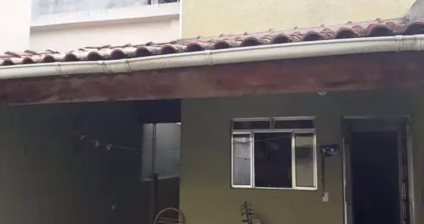 Casa com 2 quartos à venda na Rua dos Caquizeiros, Taboão, Diadema