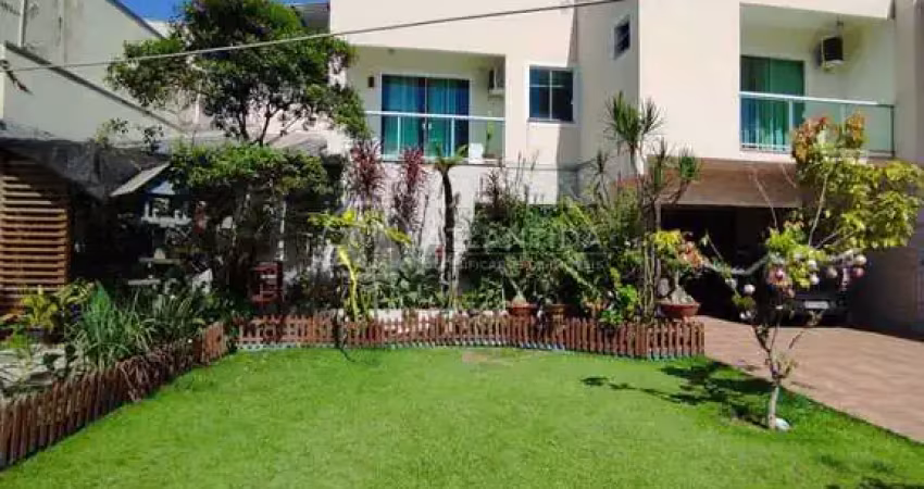 Casa com 3 quartos à venda no Centro, Camboriú 