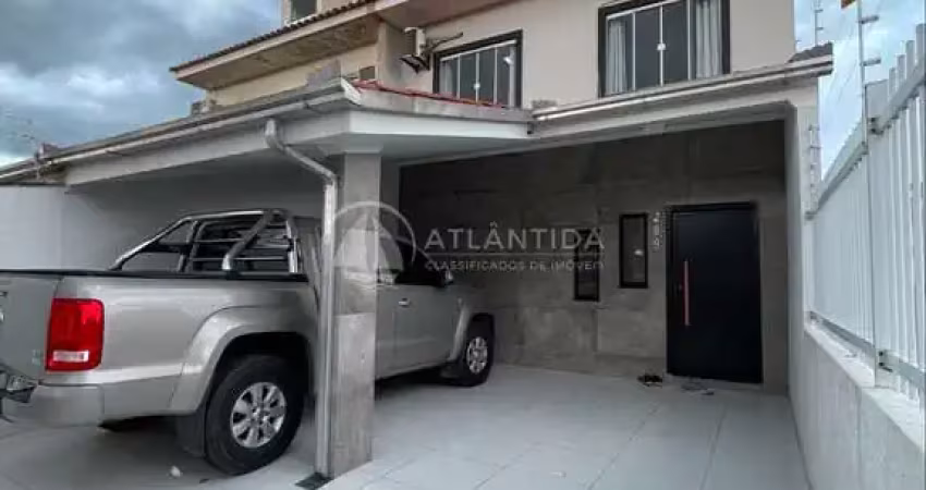 Sobrado 3 dormitórios e pátio externo - centro - camboriú!