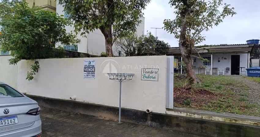 Terreno 300m² frente para 2 ruas - Santa Regina - Camboriú