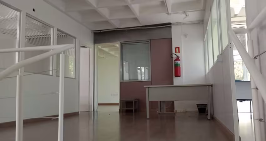 Sala comercial para alugar na Avenida Lavras, 144, Petrópolis, Porto Alegre