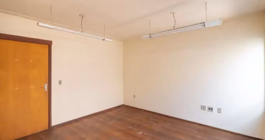 Sala comercial para alugar na Avenida Baltazar de Oliveira Garcia, 225, São Sebastião, Porto Alegre