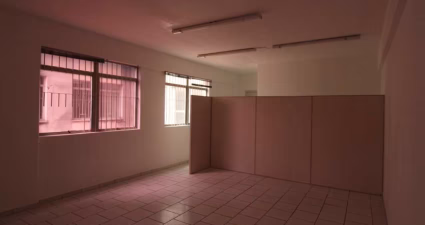 Sala comercial para alugar na Avenida São Pedro, 844, São Geraldo, Porto Alegre