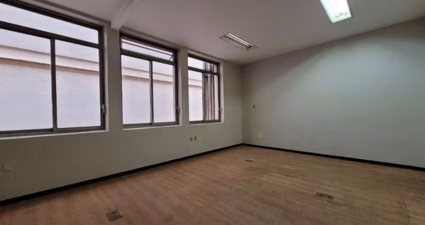 Sala comercial para alugar na Rua Uruguai, 277, Centro Histórico, Porto Alegre