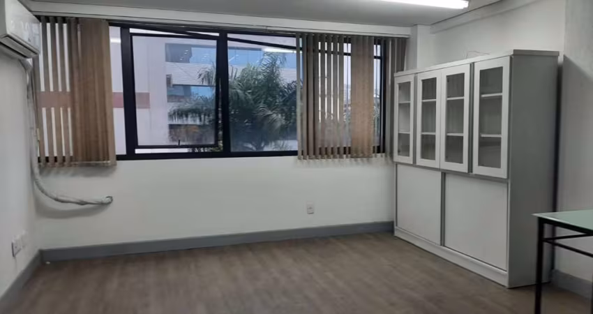 Sala comercial para alugar na Avenida Carlos Gomes, 1610, Três Figueiras, Porto Alegre