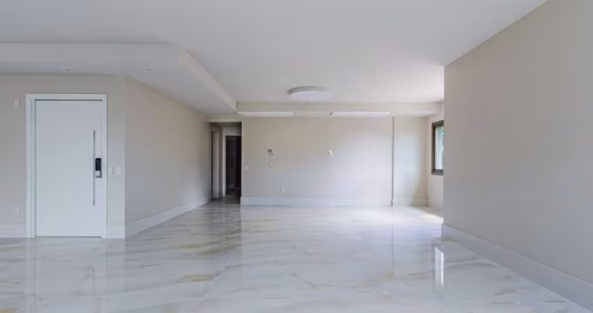 Apartamento com 4 quartos para alugar na Rua Tobias da Silva, 221, Moinhos de Vento, Porto Alegre