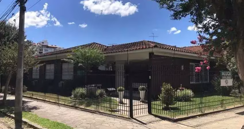 Casa com 3 quartos para alugar na Ponaim, 48, Jardim Lindóia, Porto Alegre