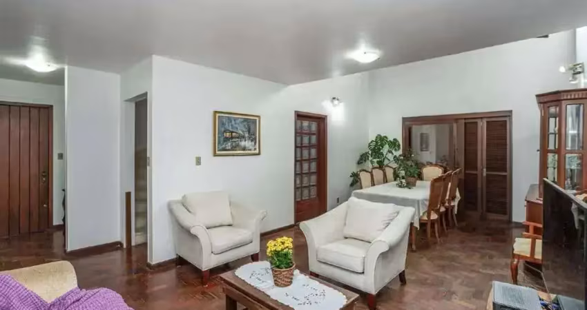 Casa com 3 quartos para alugar na Rua Pedro Souza, 156, Partenon, Porto Alegre