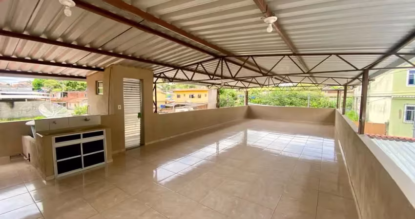 Casa a venda em bicas - mg - 330.000,00 - varandão  - quintal  - 3321-4948 - kantto imóveis