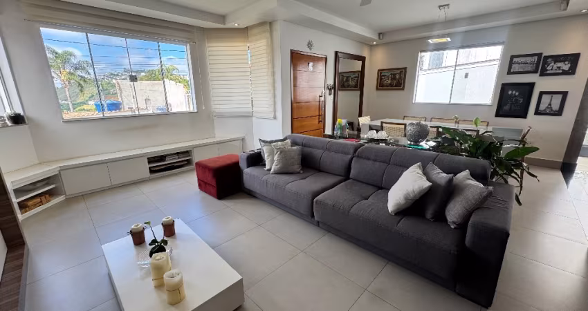 Casa Linear em condomínio fechado no Colinas do Imperador São Pedro JF - 990.000,00