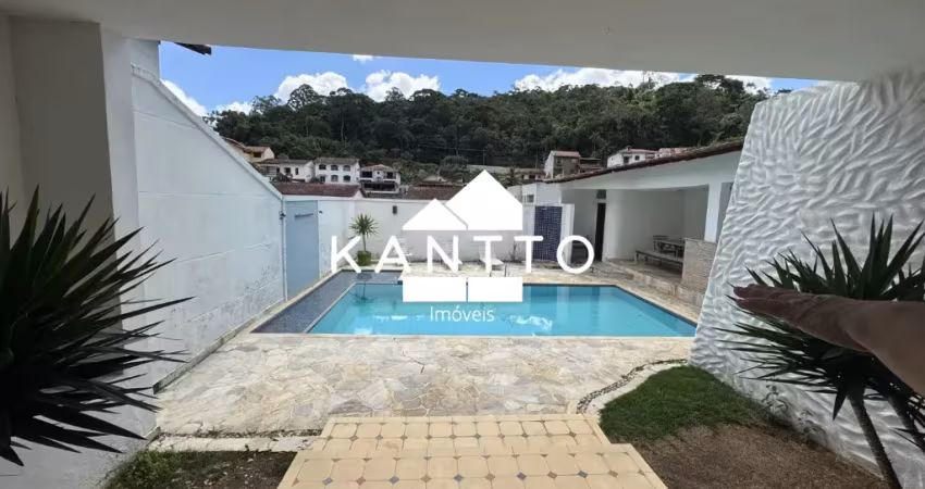 Casa duplex, 4 quartos, suíte, piscina, garagem, Vale do Ipê, Juiz de Fora