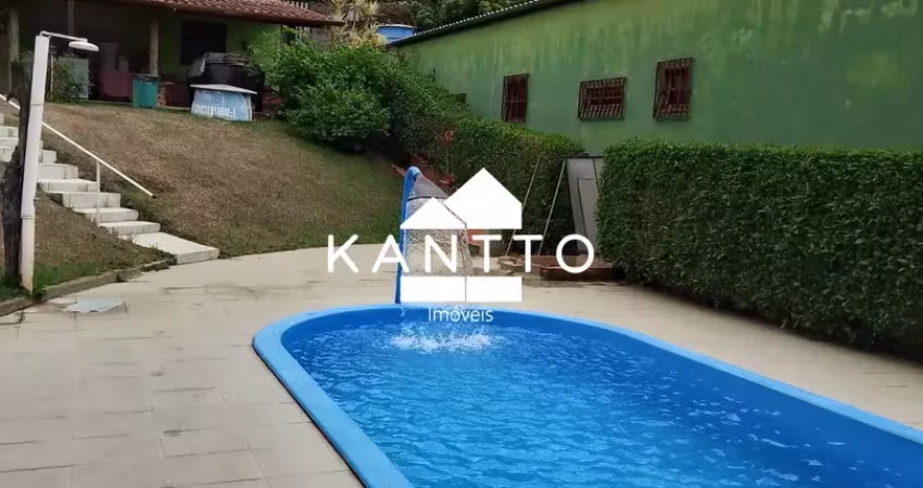 Linda granja a venda a quinze minutos do bairro Salvaterra em Juiz de Fora!