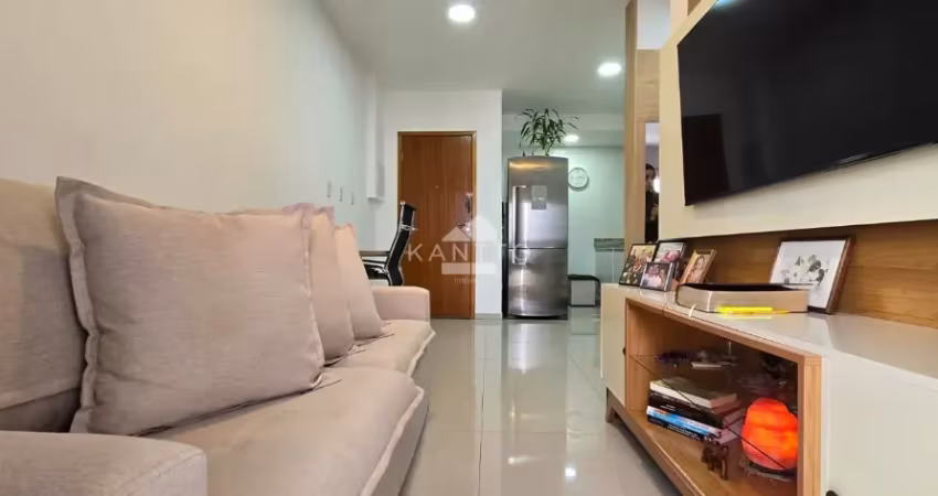 APARTAMENTO A VENDA  DE FRENTE QUARTO E SALA  COM VARANDA , ELEVADOR, MOBILIADO