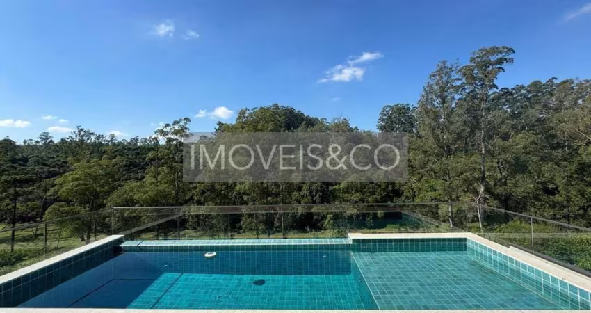 Casa de luxo em condomínio à venda em Santana de Parnaíba-SP, Cidade Tamboré: 4 quartos, 4 suítes, 3 salas, 5 banheiros, 3 vagas, 385m².