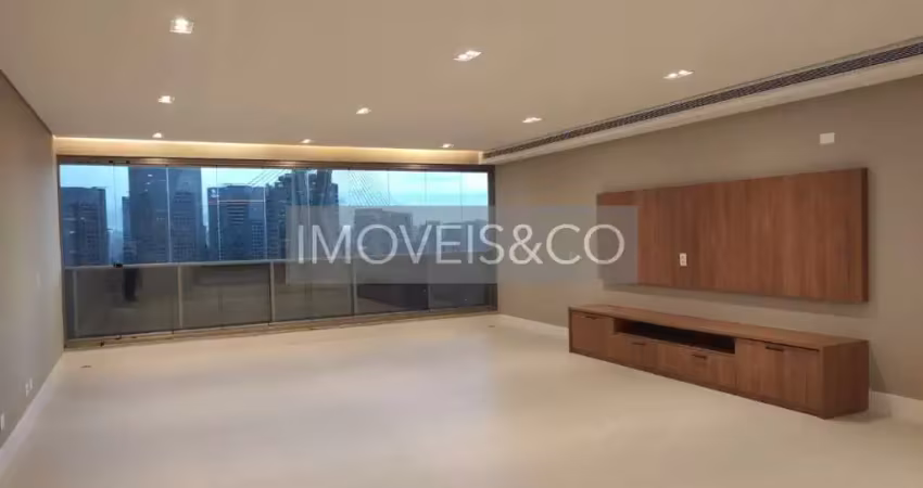 Apartamento com 3 quartos para alugar no Morumbi, São Paulo 